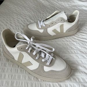 BRAND NEW IN BOX VEJA SNEAKERS